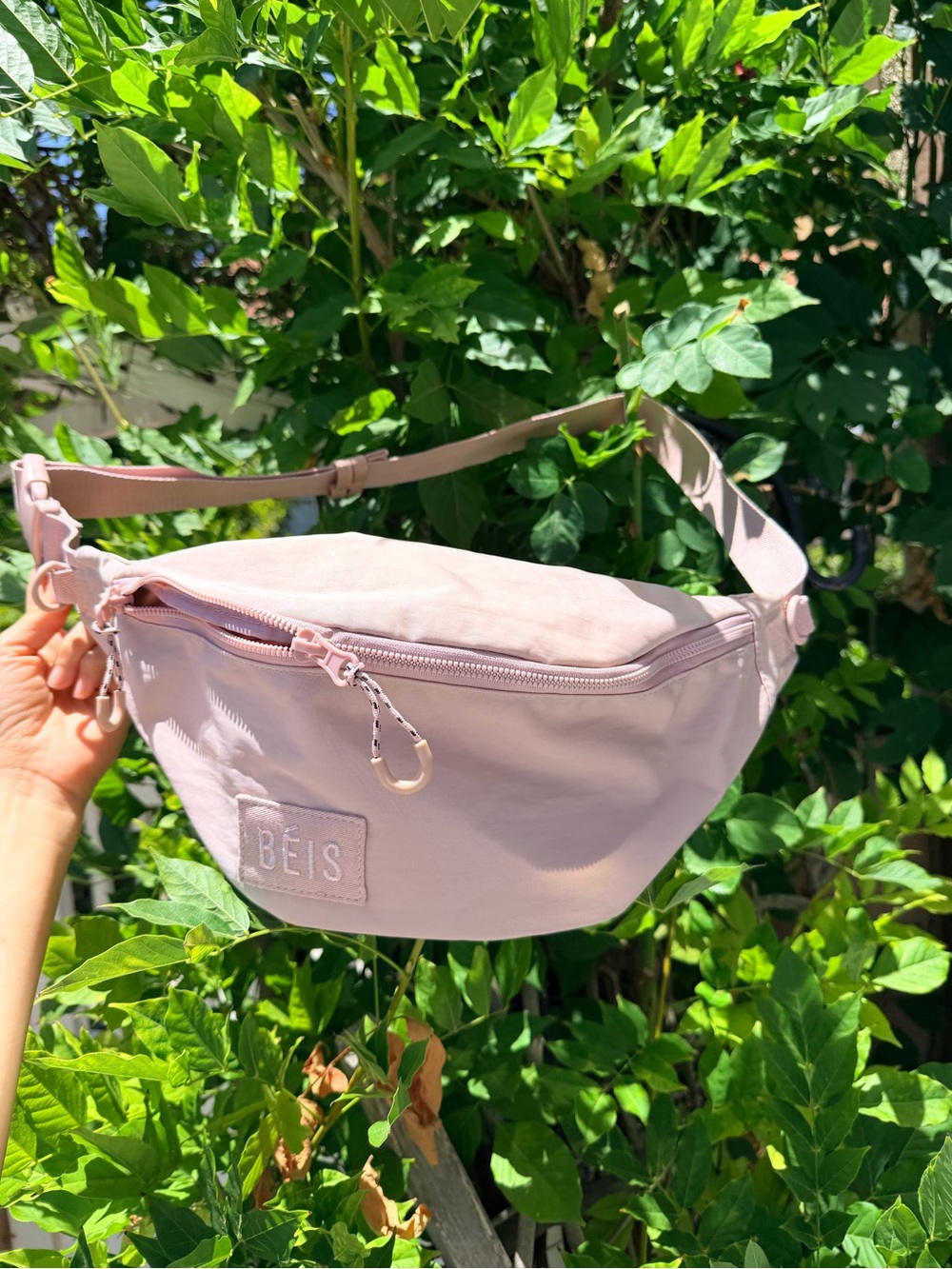BEIS the sport pack in Atlas Pink sling bag